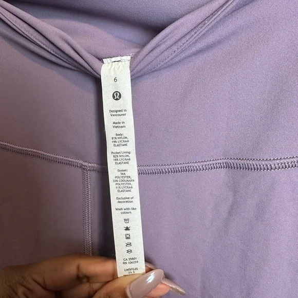 LULULEMON Groove Nulu Super-High-Rise Flared Pant
Regular SIZE 6 square dot - Picture 8 of 10